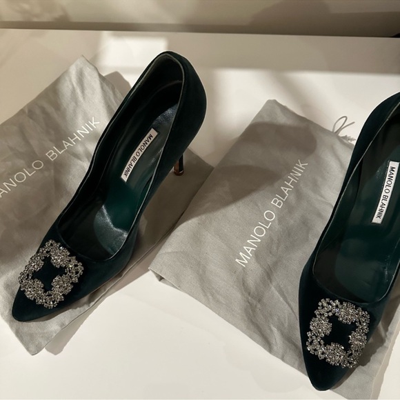 Manolo Blahnik Hangisi - Picture 2 of 9